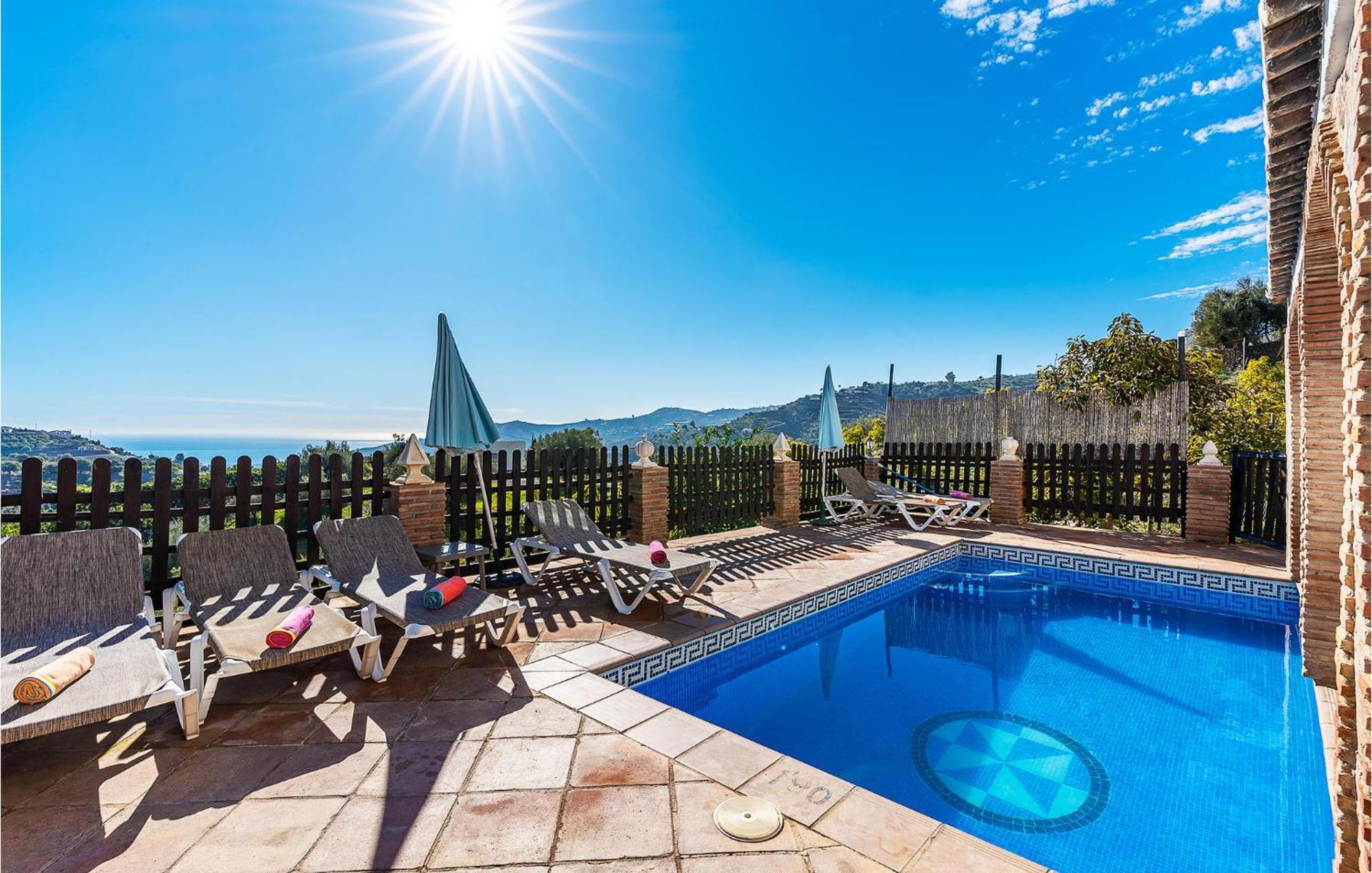 Amazing Home In Frigiliana With Kitchen Экстерьер фото